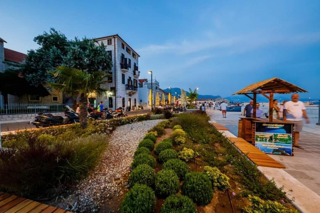 Modern Apartment Near Split & Trogir Kastela Bagian luar foto
