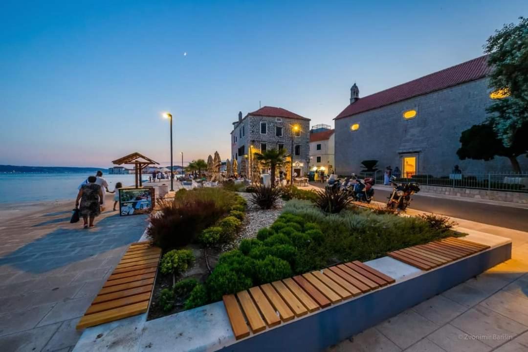 Modern Apartment Near Split & Trogir Kastela Bagian luar foto