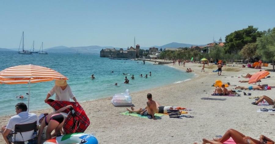 Modern Apartment Near Split & Trogir Kastela Bagian luar foto