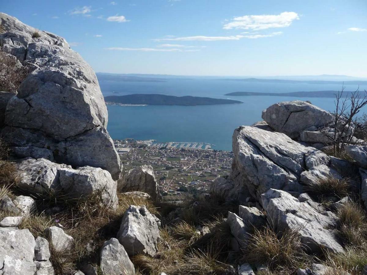 Modern Apartment Near Split & Trogir Kastela Bagian luar foto