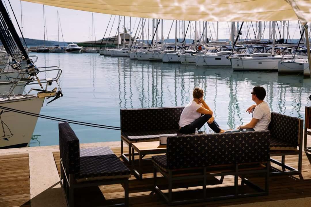 Modern Apartment Near Split & Trogir Kastela Bagian luar foto