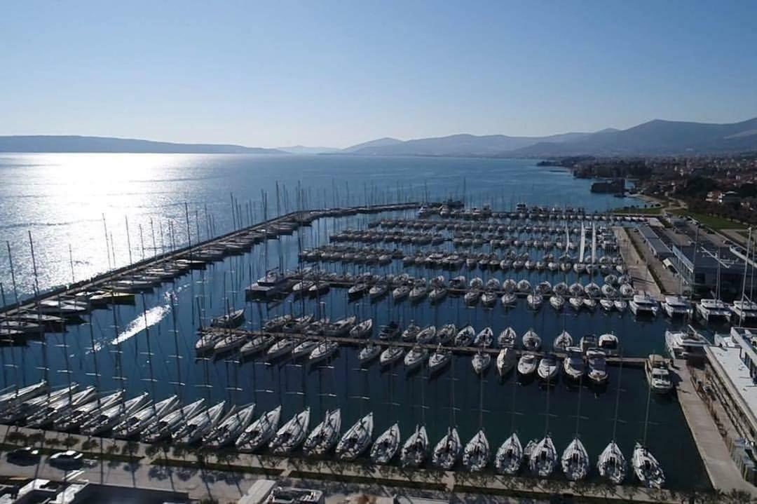 Modern Apartment Near Split & Trogir Kastela Bagian luar foto