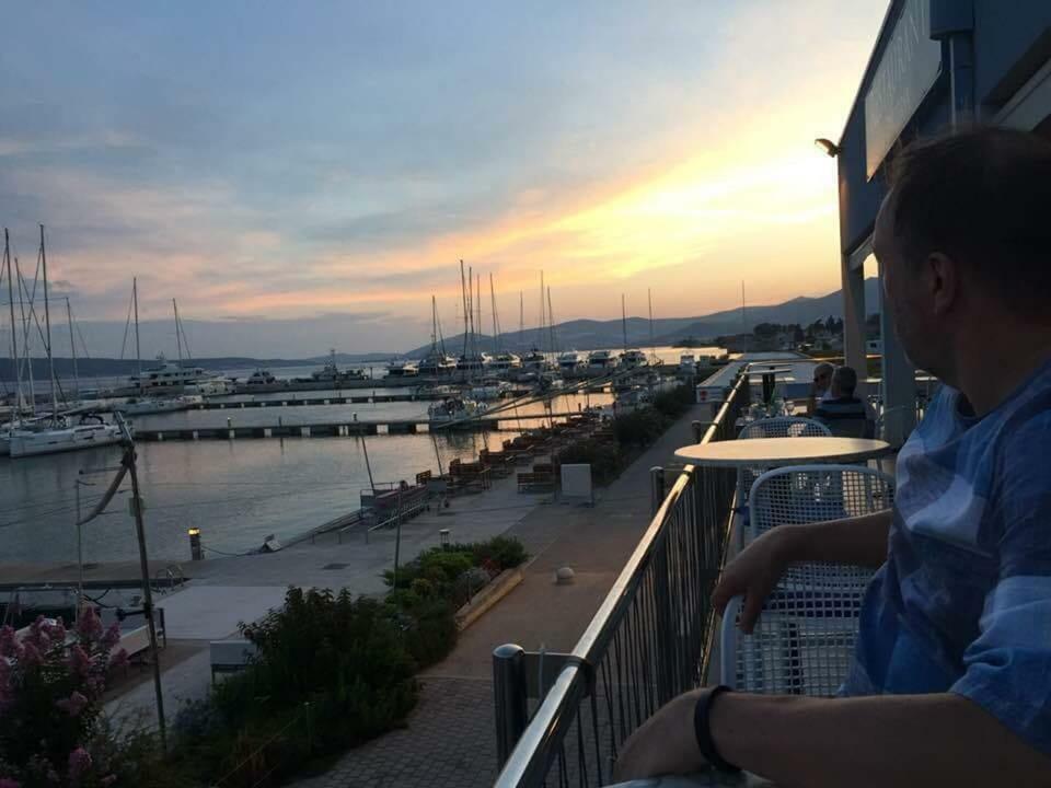 Modern Apartment Near Split & Trogir Kastela Bagian luar foto