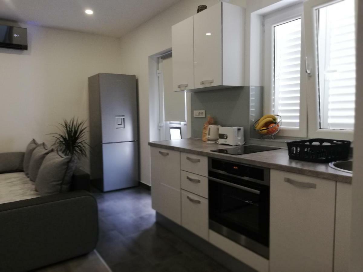 Modern Apartment Near Split & Trogir Kastela Bagian luar foto