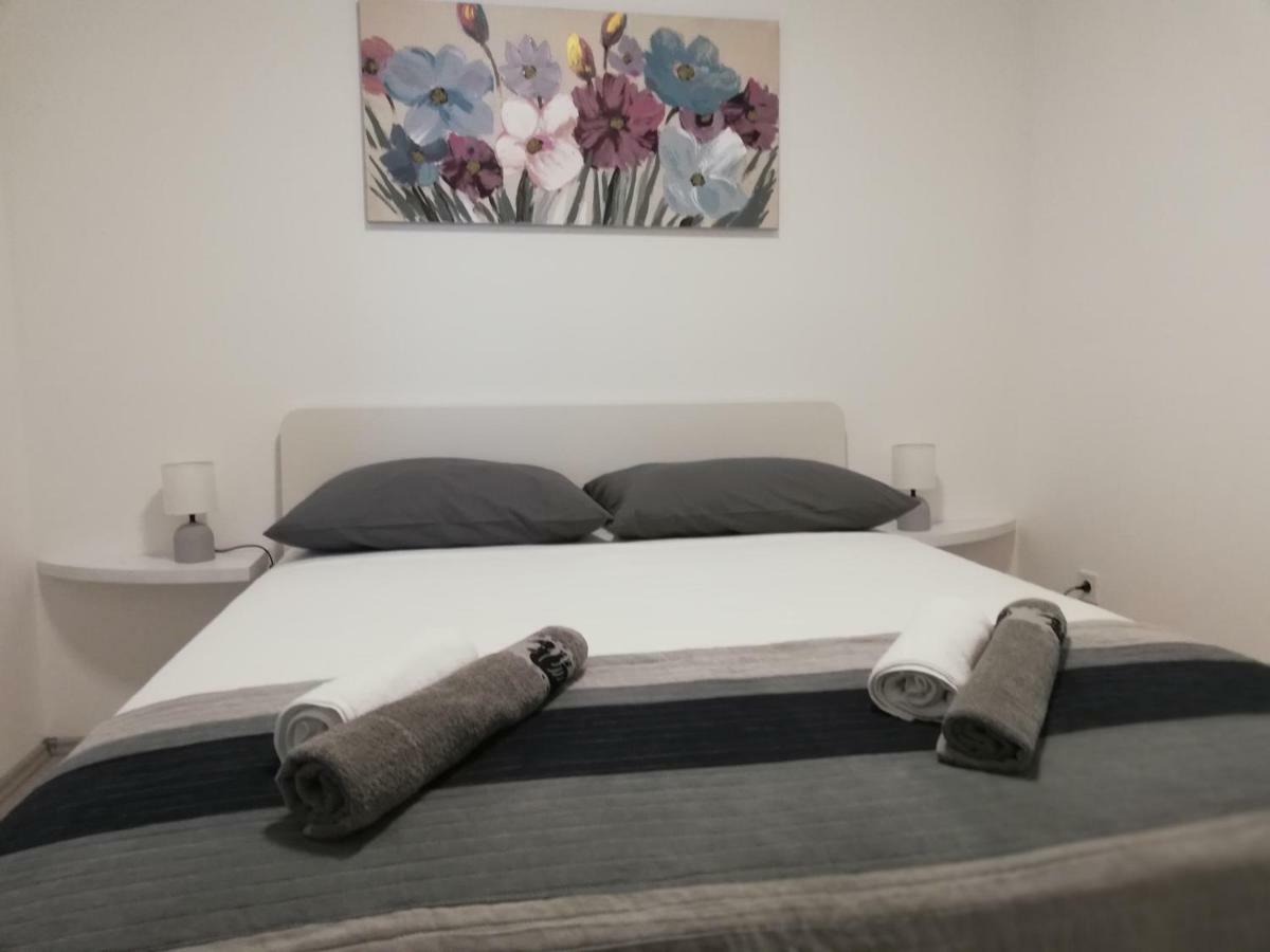 Modern Apartment Near Split & Trogir Kastela Bagian luar foto